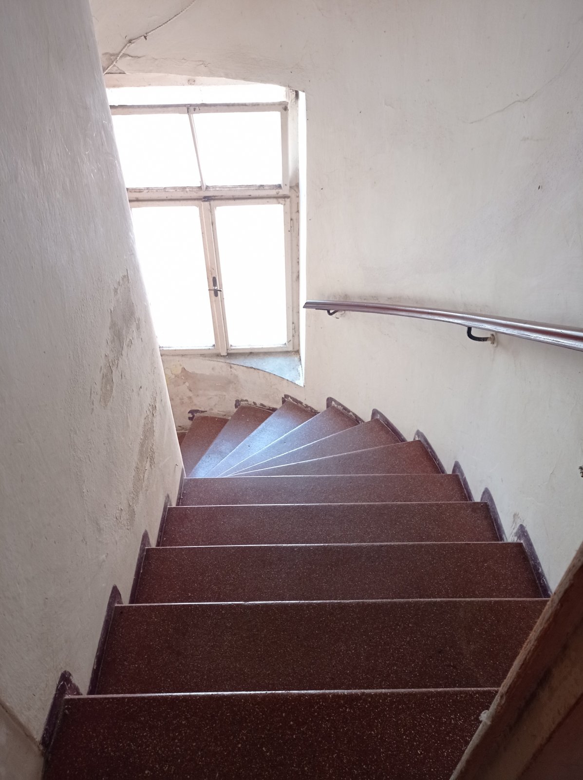 Prodej id. 1/2 historického domu se zahradou v centru Mikulova. - Obrázek 7