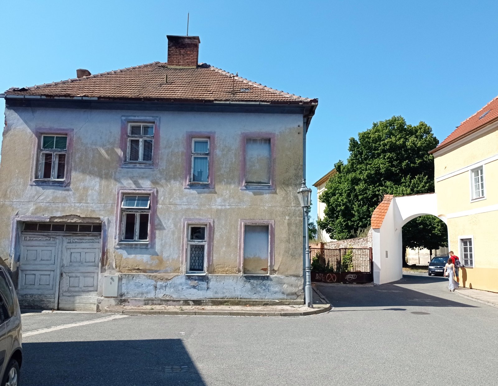 Prodej id. 1/2 historického domu se zahradou v centru Mikulova.