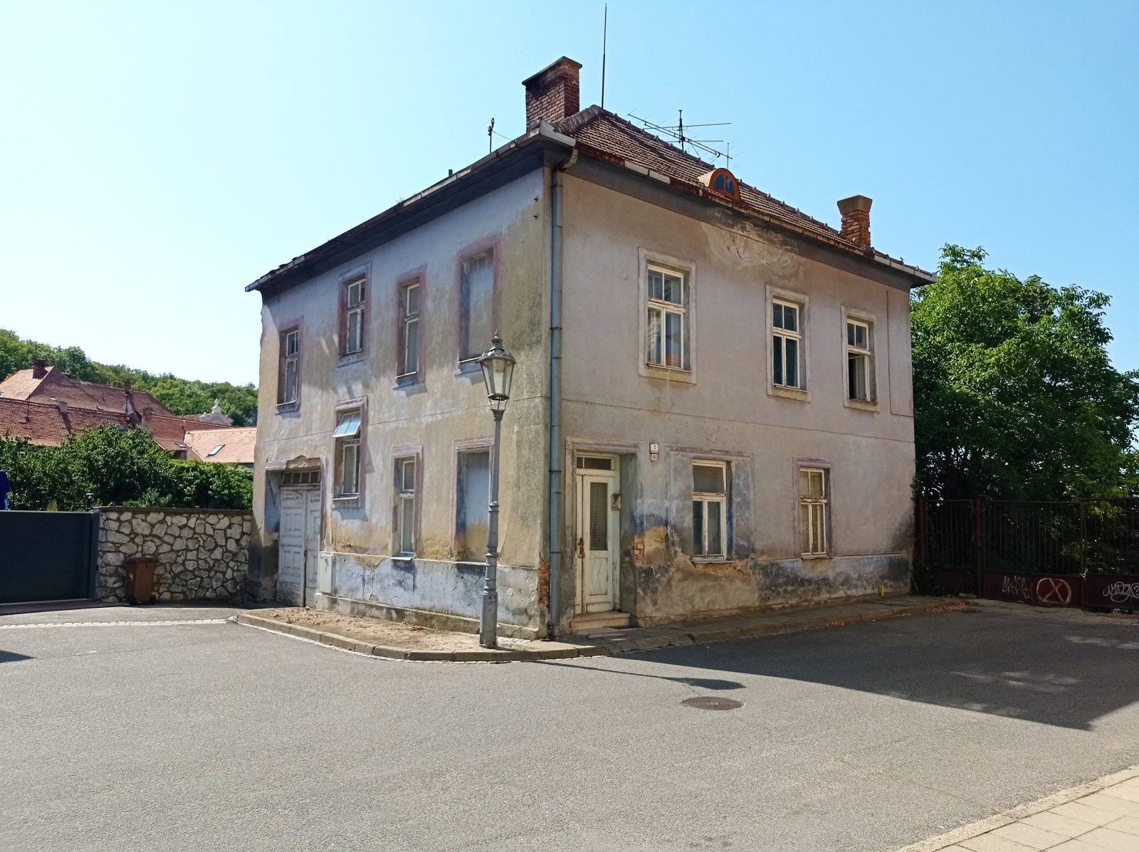 Prodej id. 1/2 historického domu se zahradou v centru Mikulova. - Obrázek 3