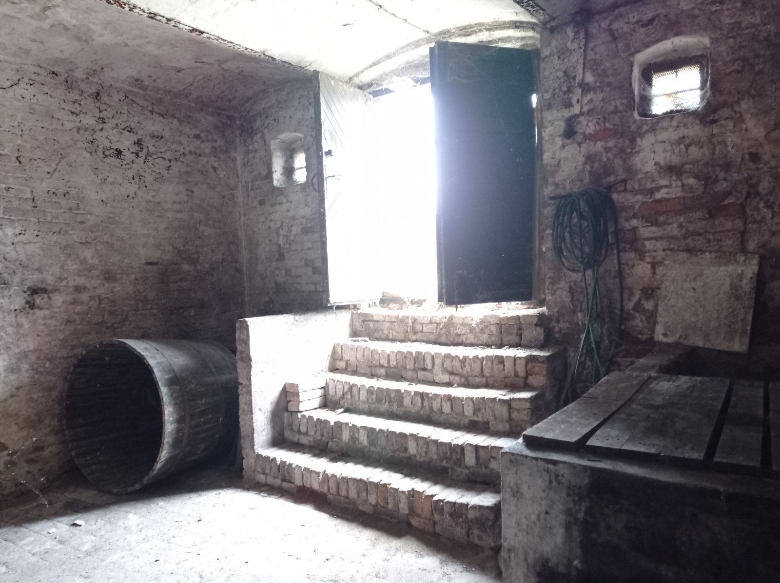 Tradiční vinný sklep s nástavbou v obci Brod nad Dyjí - Obrázek 4