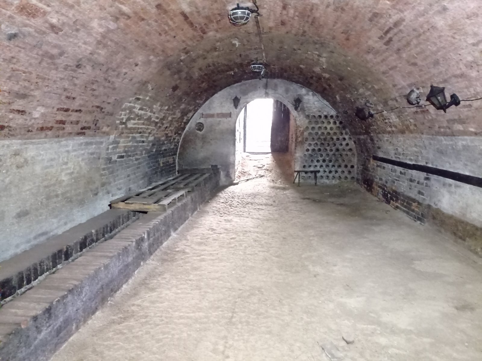 Tradiční vinný sklep s nástavbou v obci Brod nad Dyjí - Obrázek 7