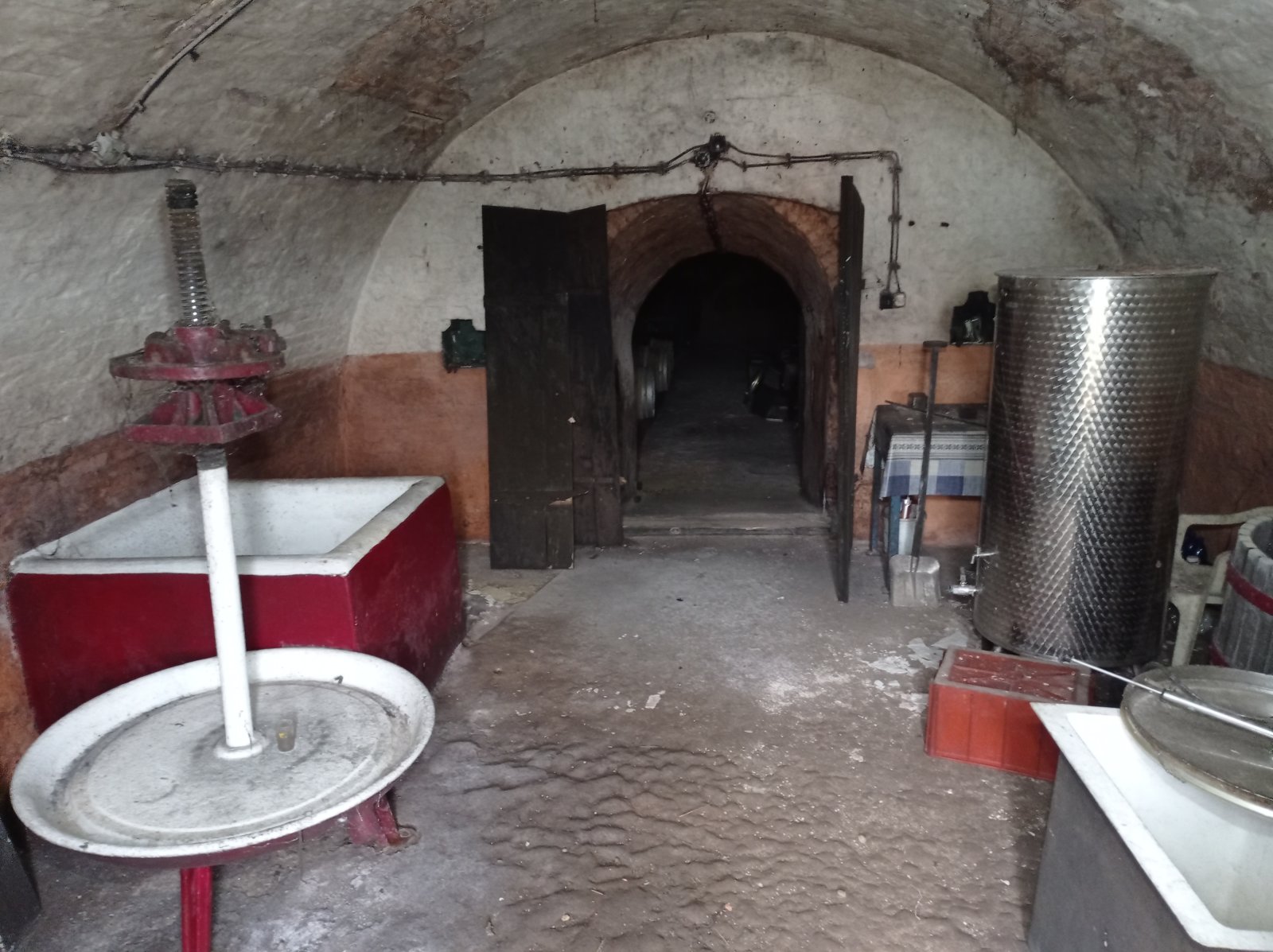 Vinný sklep s lisovnou u cyklostezky v obci Brod nad Dyjí. - Obrázek 6