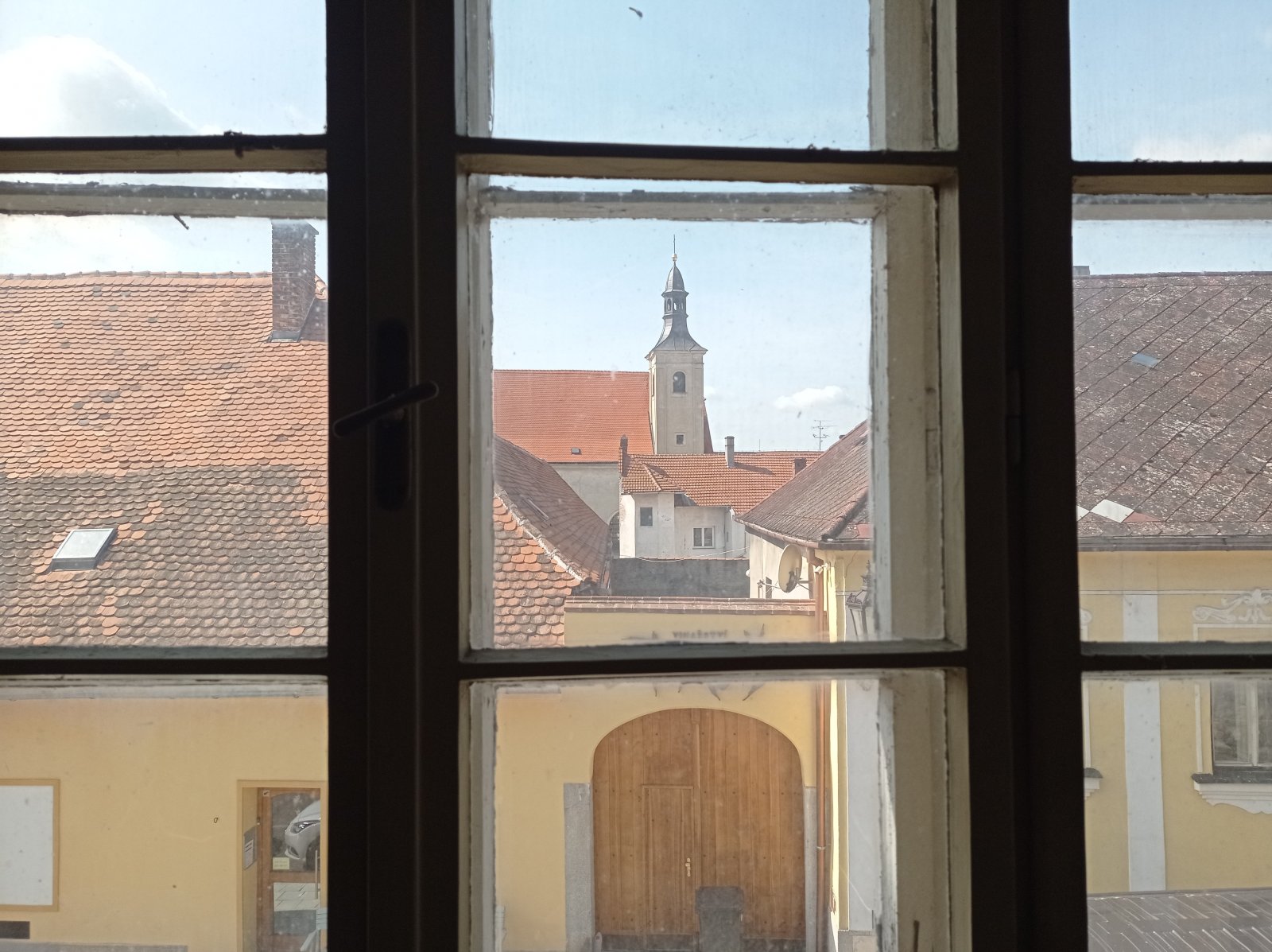 Rozlehlý dům v historickém centru Mikulova. - Obrázek 11