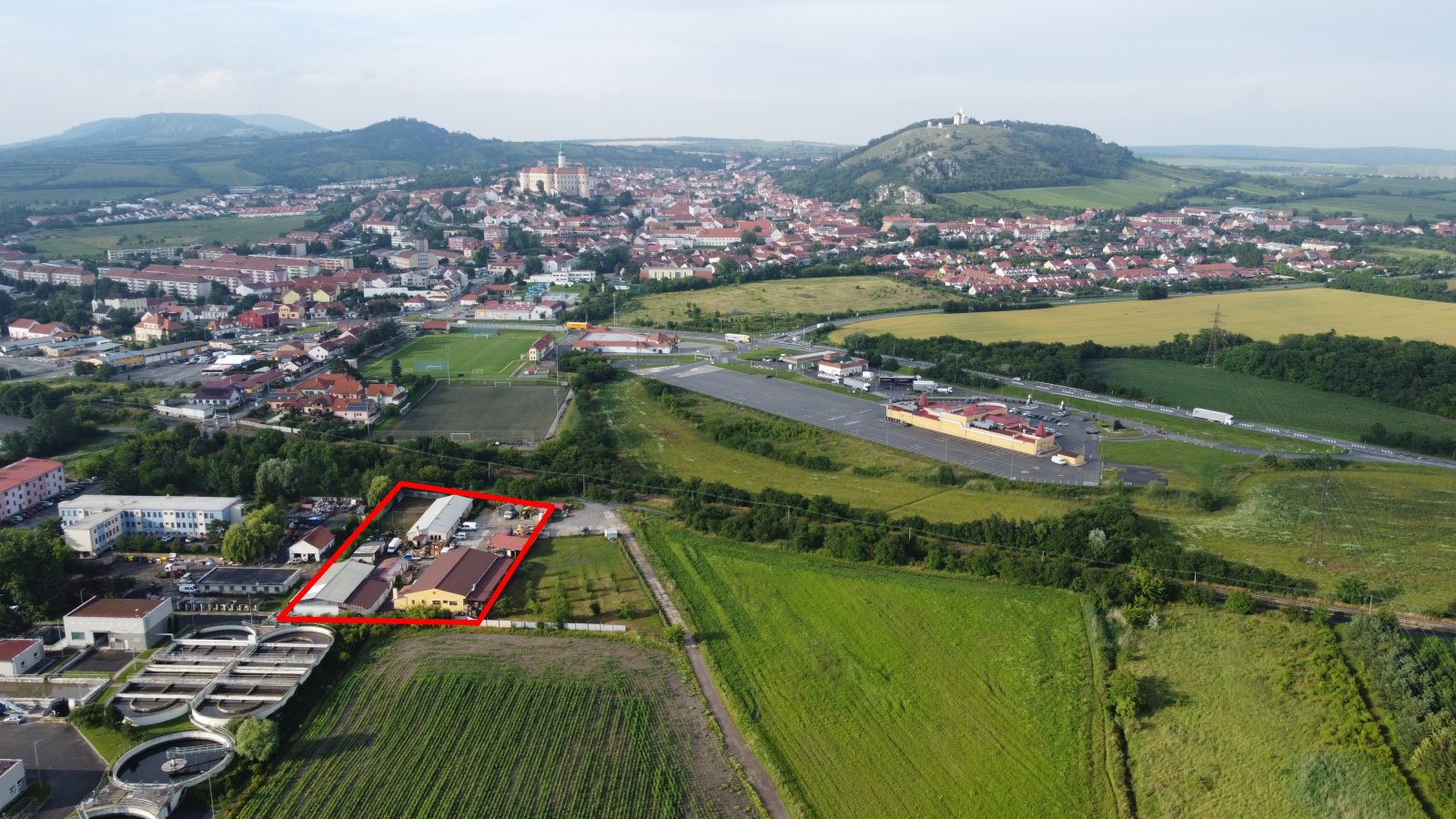 Výrobní areál s velkým potenciálem i možnostmi využití v Mikulově. - Obrázek 3