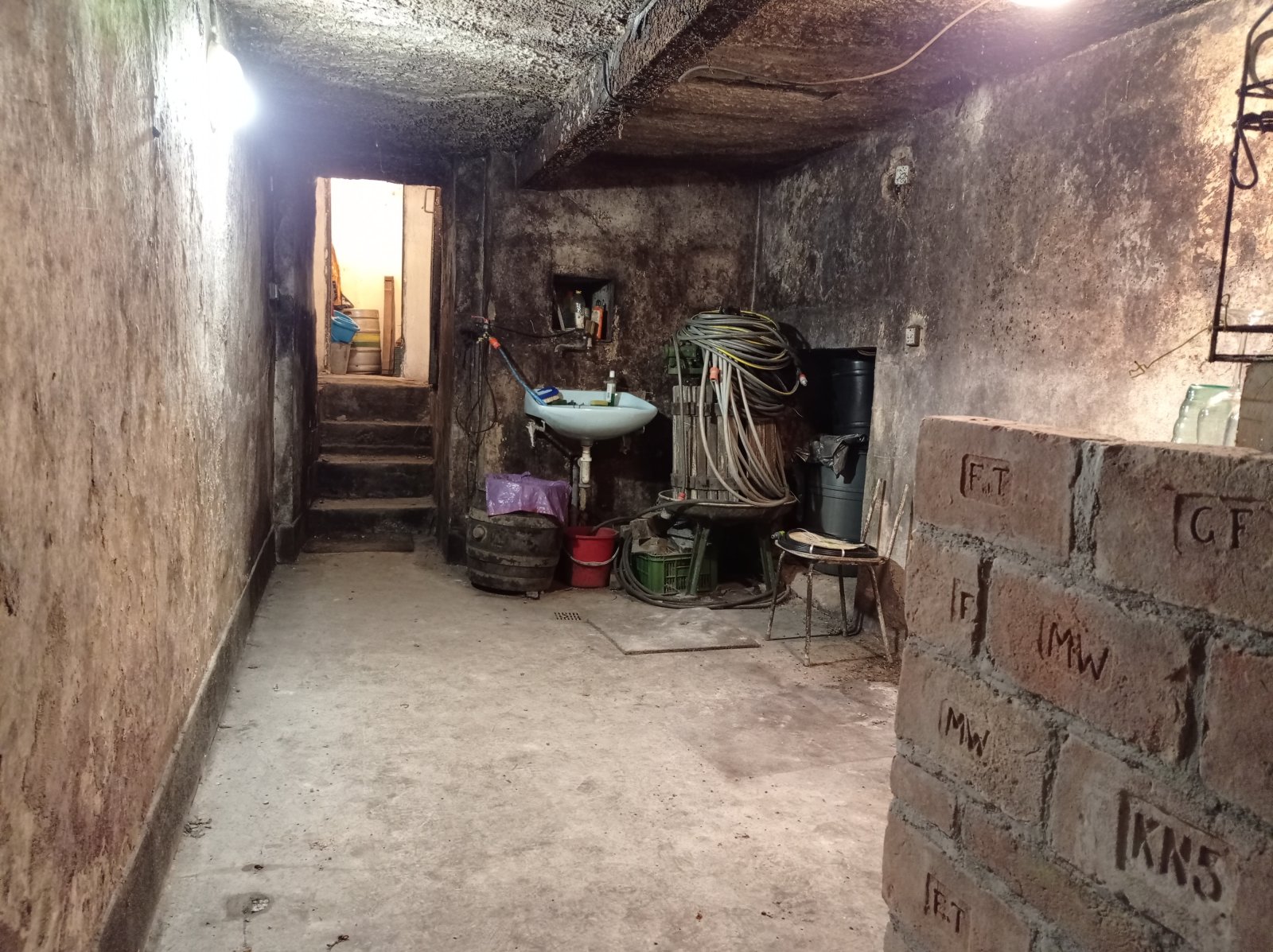 Jedinečná příležitost koupě vinného sklepa s vinicí na úpatí Svatého kopečku v Mikulově - Obrázek 8