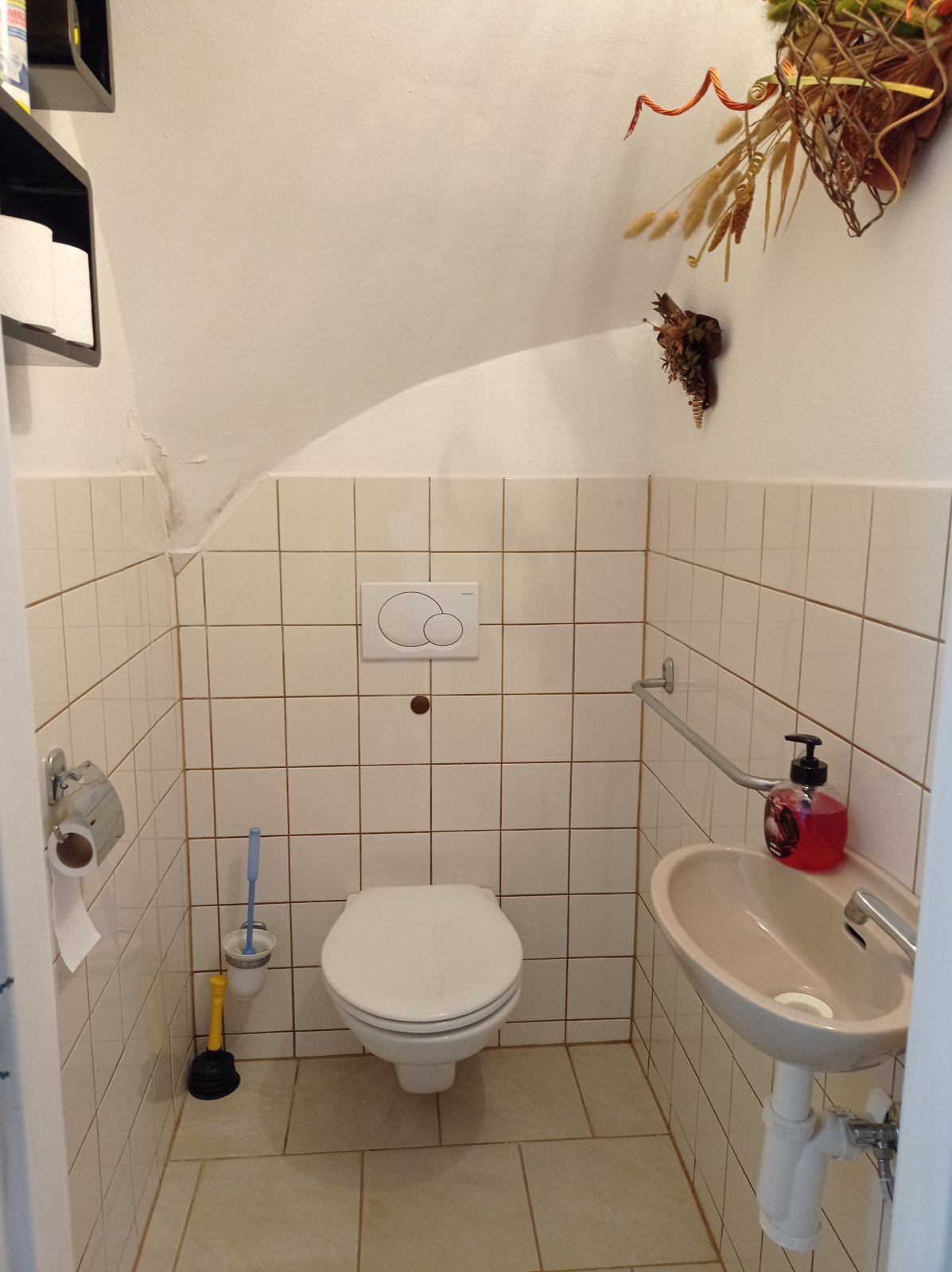 Prostorná vila se dvěma byty, garáží a krásnou zahradou v Mikulově. - Obrázek 20