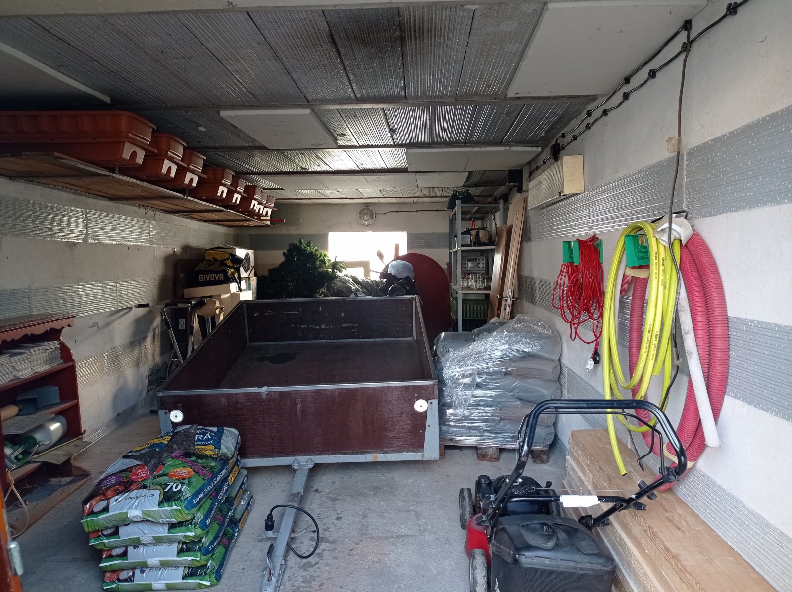 Prostorná vila se dvěma byty, garáží a krásnou zahradou v Mikulově. - Obrázek 30