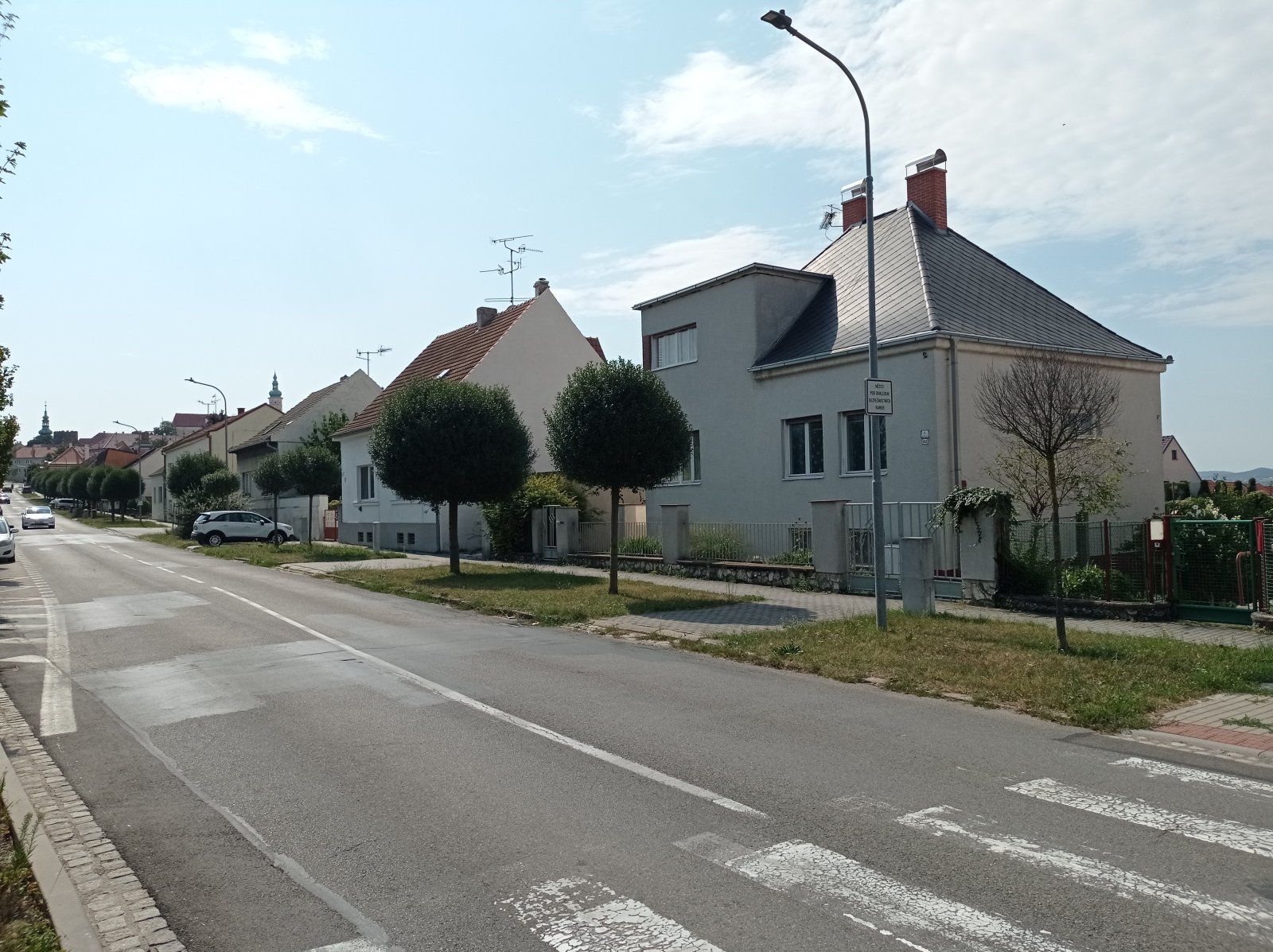 Prostorná vila se dvěma byty, garáží a krásnou zahradou v Mikulově. - Obrázek 31