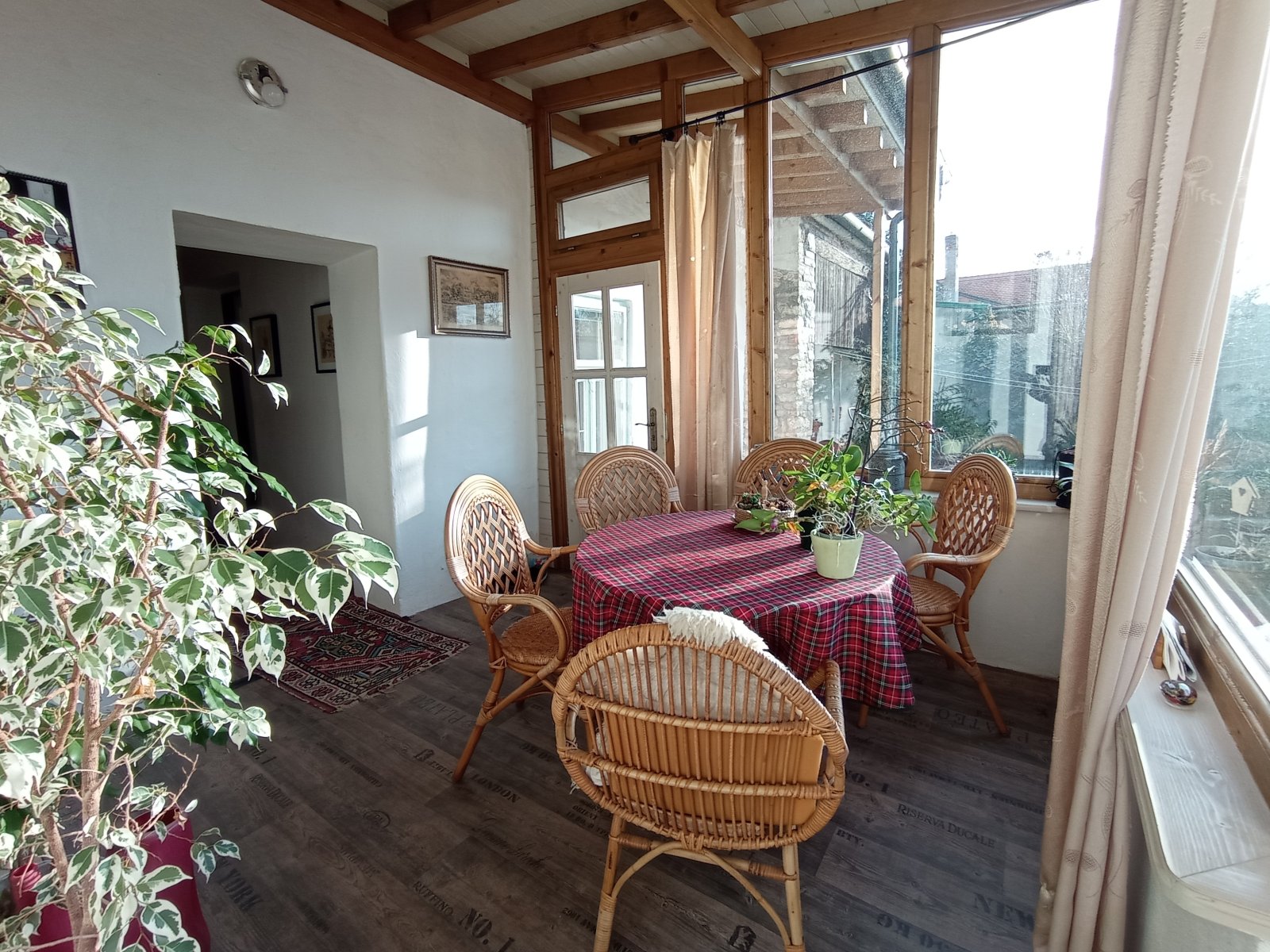 Rodinný dům se zahrádkou a krásnými výhledy v centru Mikulova - Obrázek 9