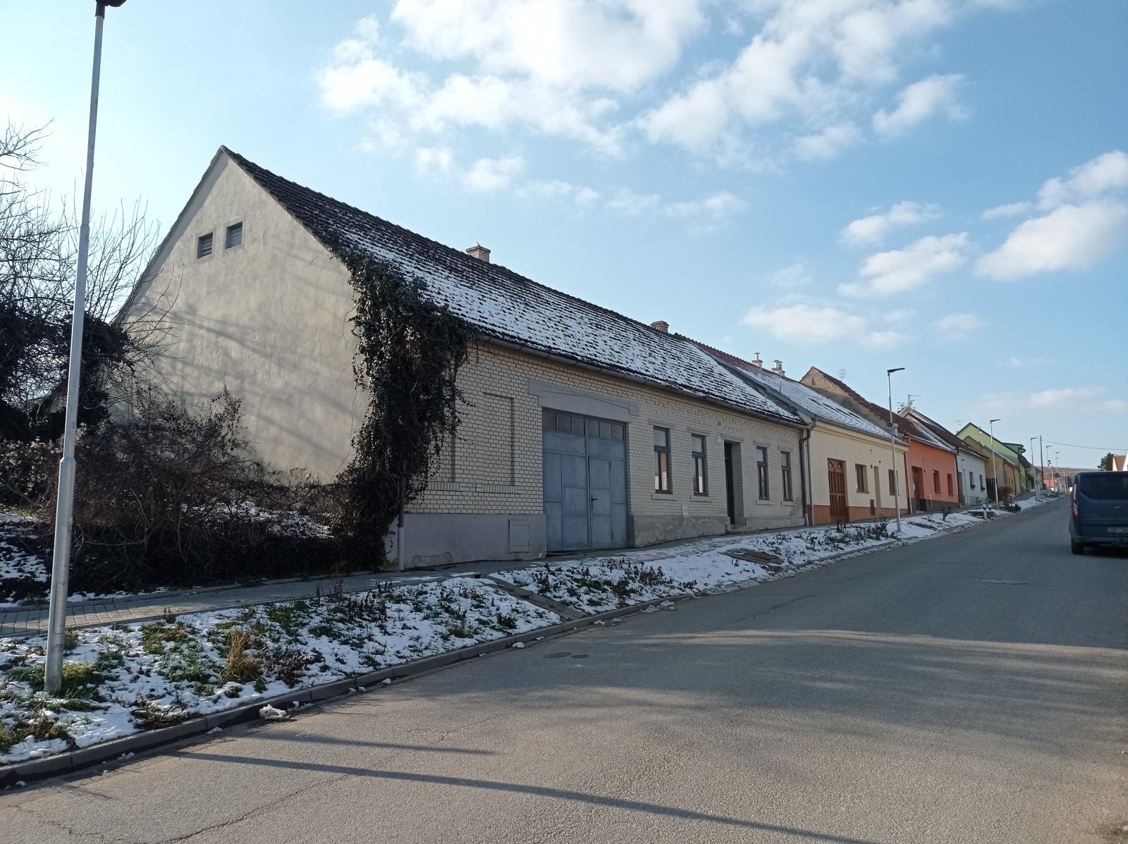 Rodinný dům s rozlehlým pozemkem v obci Pavlov - Obrázek 4