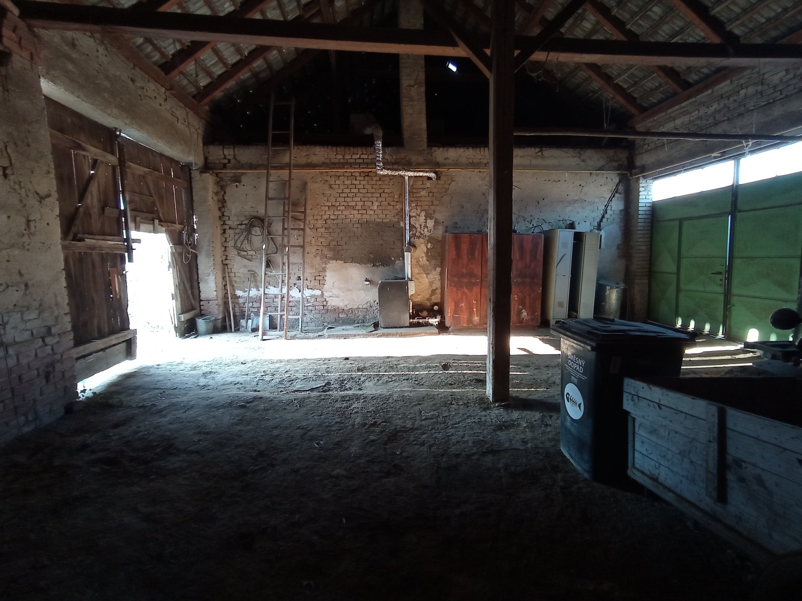 Rodinný dům s rozlehlým pozemkem v obci Pavlov - Obrázek 18