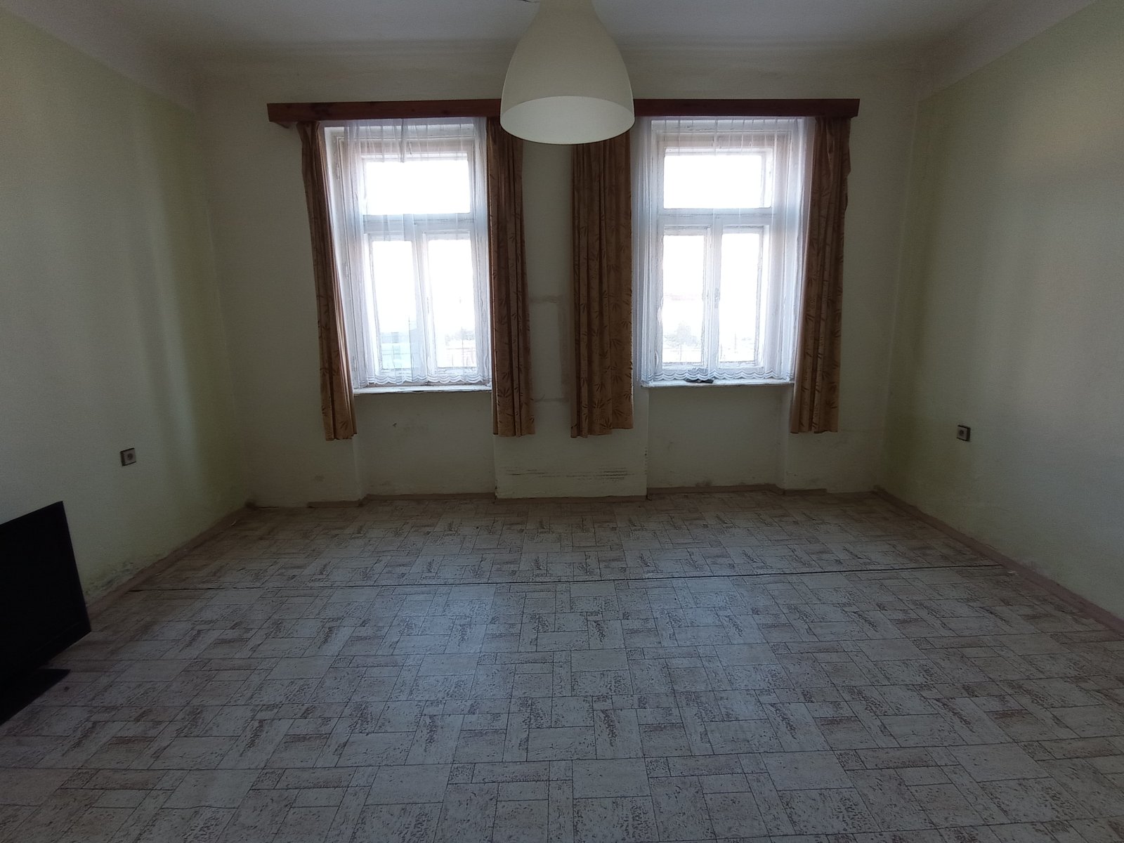 Rodinný dům s rozlehlým pozemkem v obci Pavlov - Obrázek 6