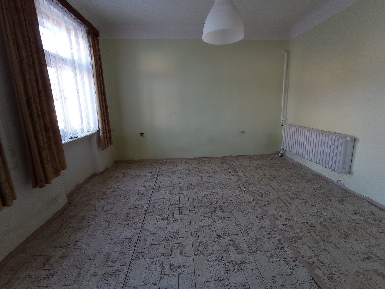 Rodinný dům s rozlehlým pozemkem v obci Pavlov - Obrázek 7