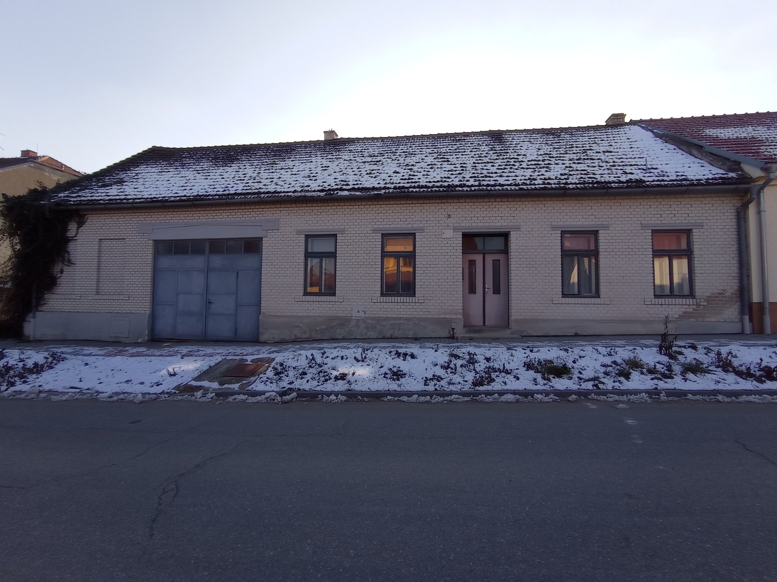 Rodinný dům s rozlehlým pozemkem v obci Pavlov - Obrázek 2