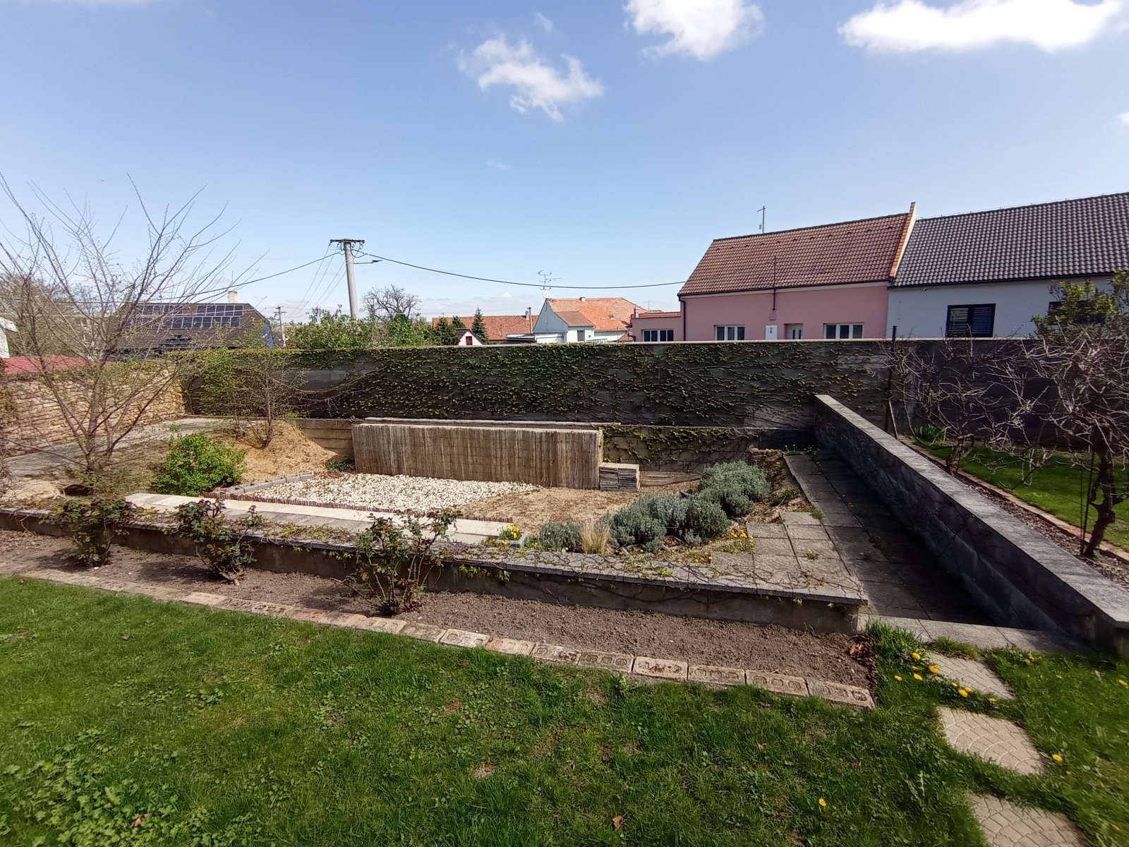 Stavební pozemek v centru městyse Drnholec - Obrázek 6