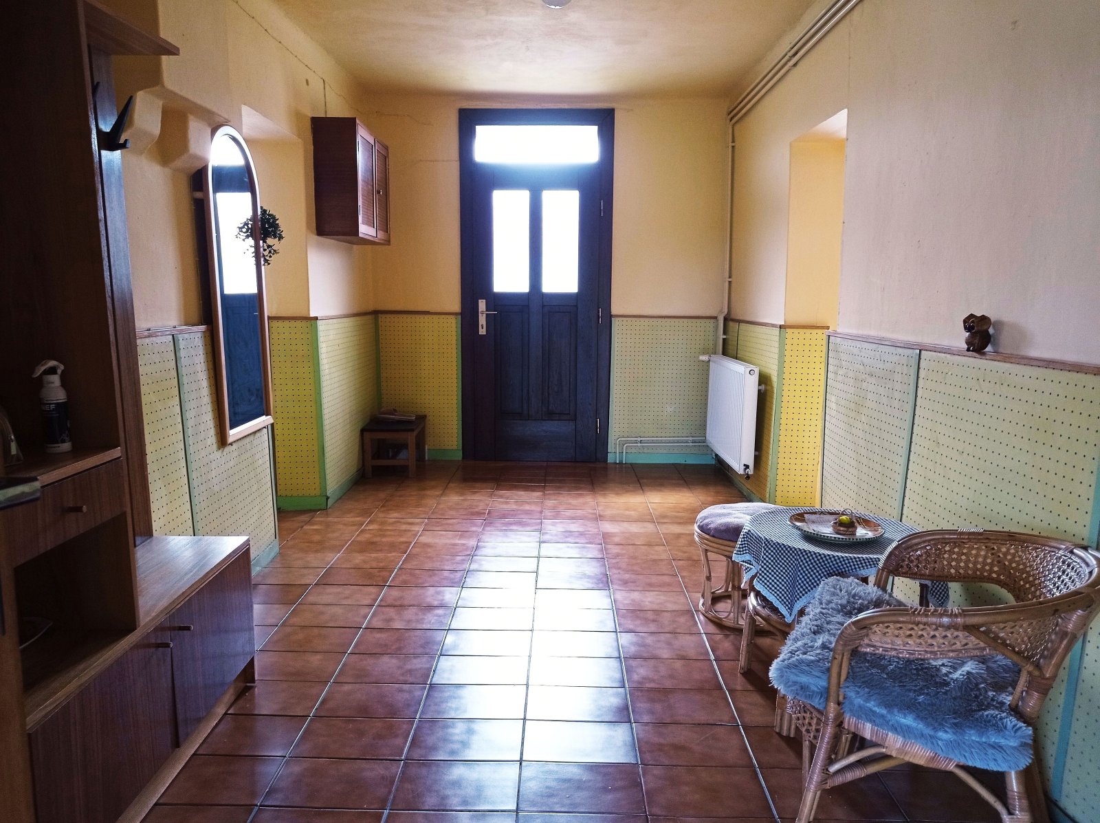 Řadový rodinný dům s garáží, vinným sklepem a rozlehlou zahradou v obci Dobré Pole. - Obrázek 8