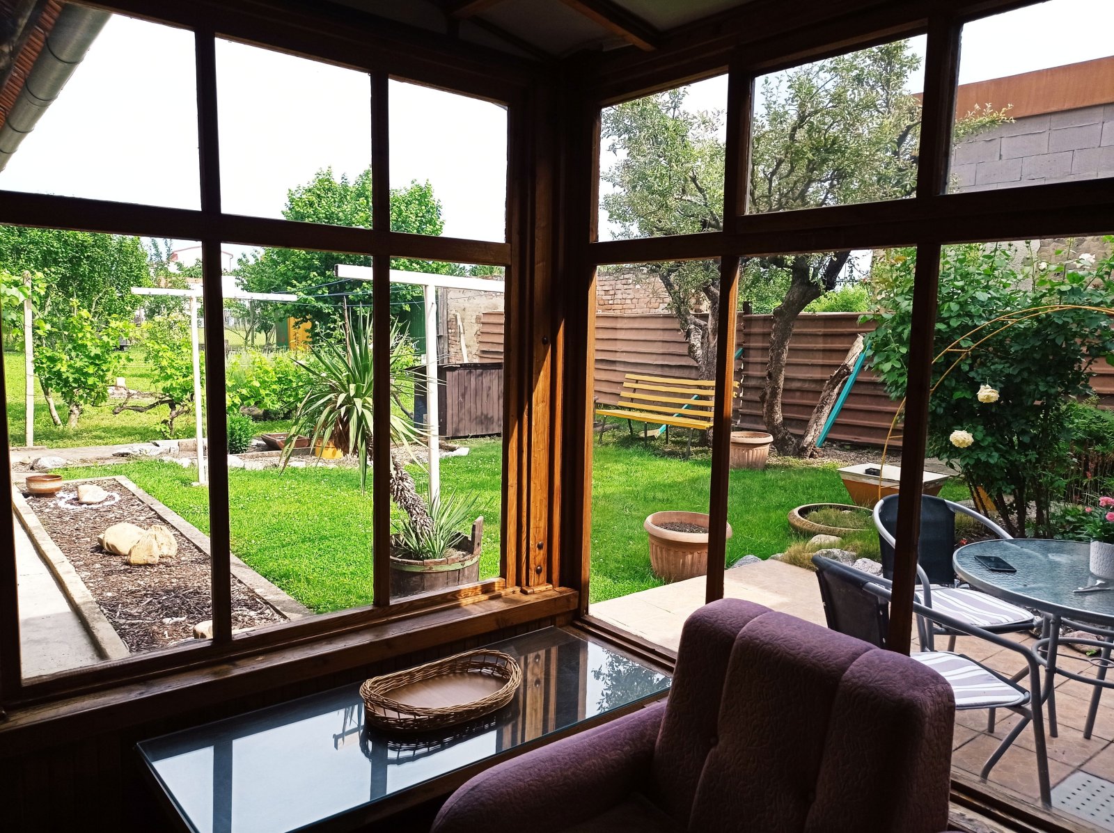 Řadový rodinný dům s garáží, vinným sklepem a rozlehlou zahradou v obci Dobré Pole. - Obrázek 14