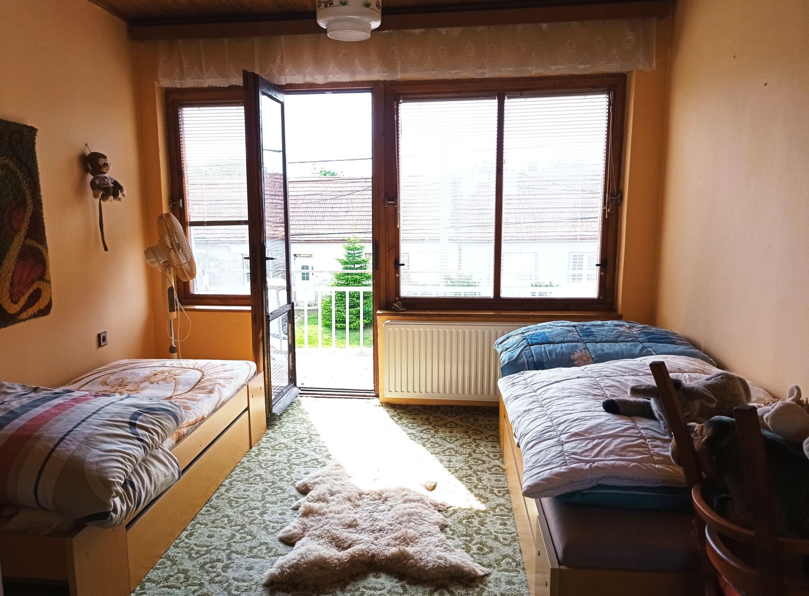 Řadový rodinný dům s garáží, vinným sklepem a rozlehlou zahradou v obci Dobré Pole. - Obrázek 6