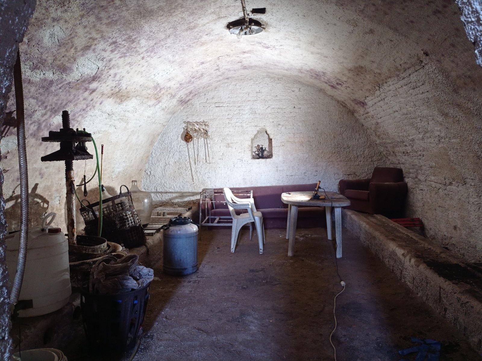 Vinný sklep s pozemkem ve vinařské uličce v Novosedlech - Obrázek 4