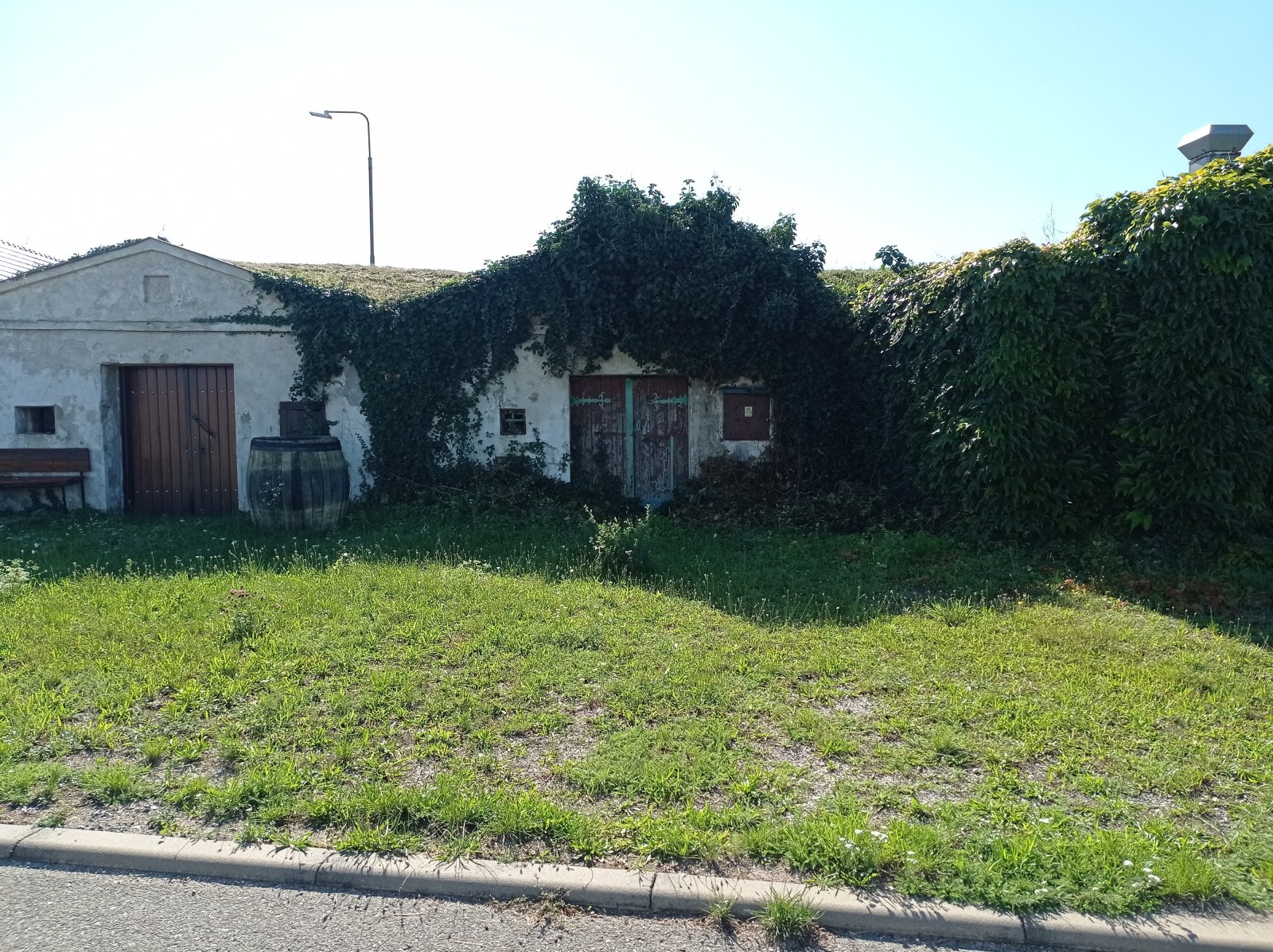 Vinný sklep s pozemkem ve vinařské uličce v Novosedlech