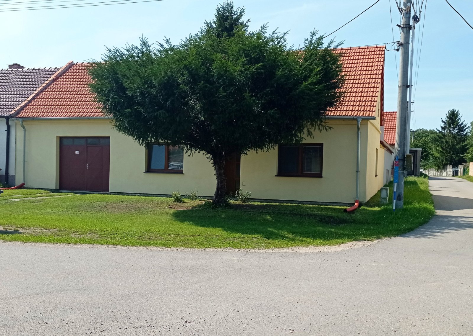 Přízemní rodinný dům se zahrádkou v obci Brod nad Dyjí